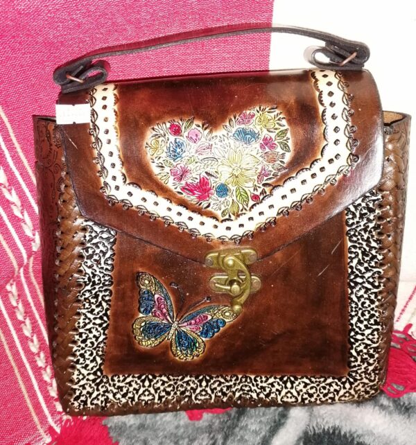 Bolsa artesanal mariposa al corazón